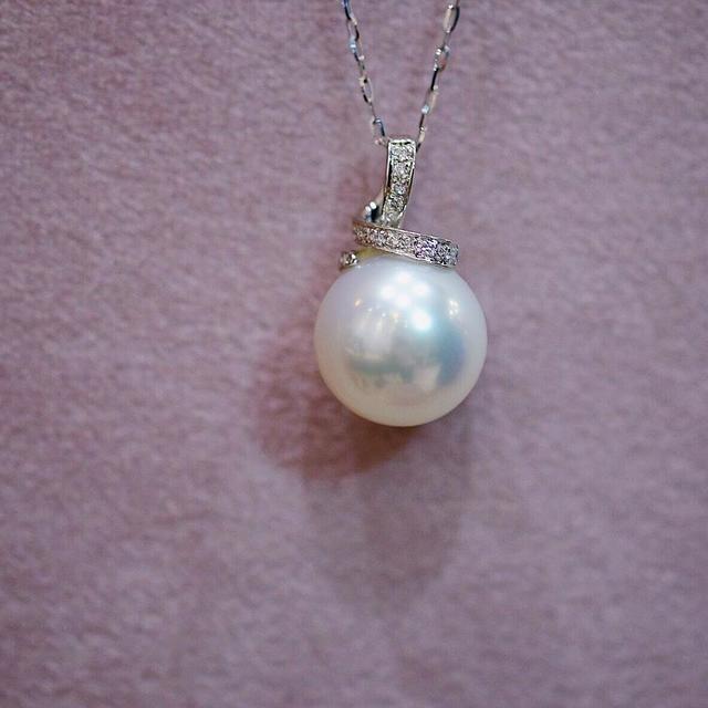 18K镶钻珍珠吊坠